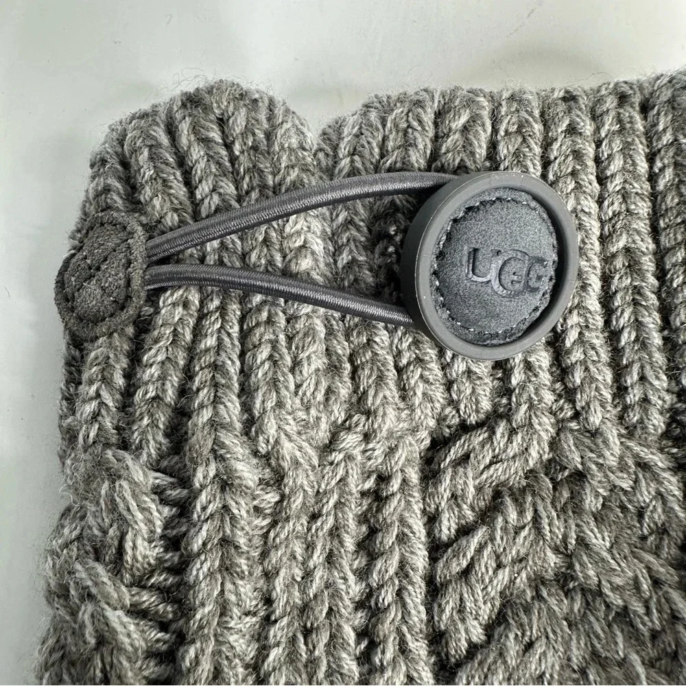 UGG Kids' Classic Cable Knit Water Resistant Boot in Grey Sz: 3